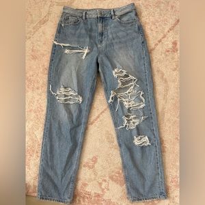 Ripped loose fitting jeans! BRAND NEW